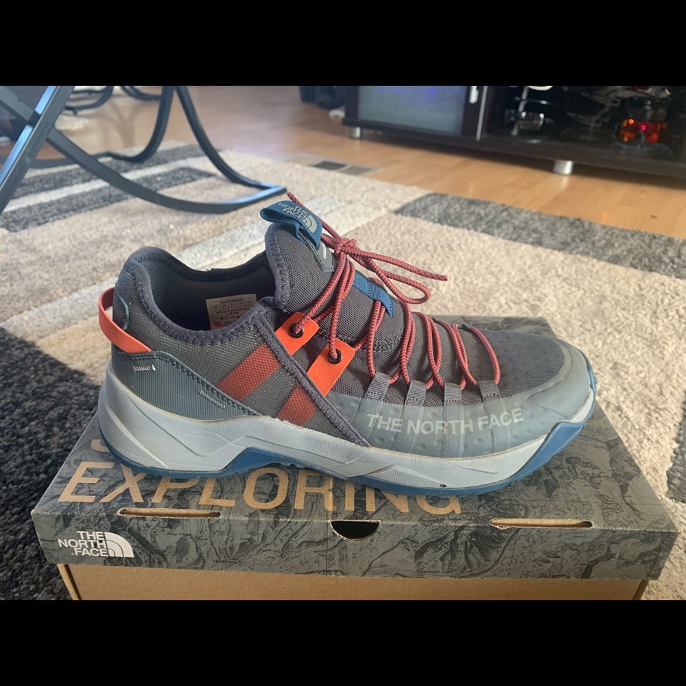 9.5 Northface mens trail escape edge
